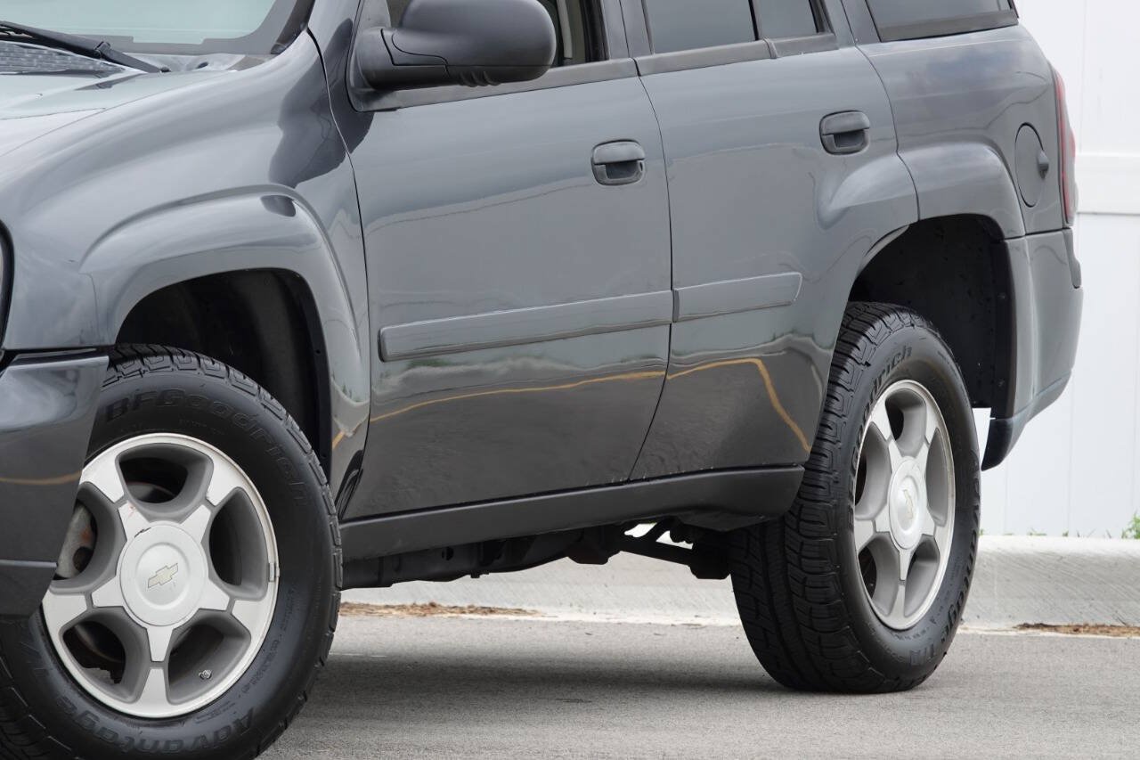 Used 2007 Chevrolet TrailBlazer LS w/ LS Preferred Equipment Group AWD/4WD image 8