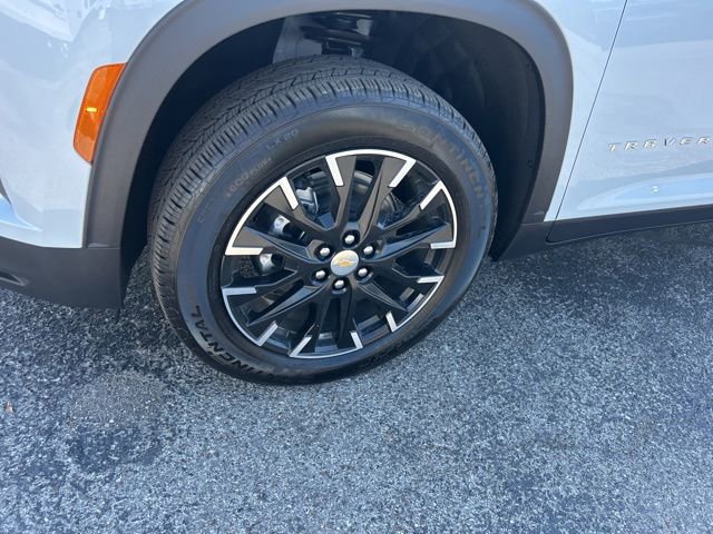 New 2026 Chevrolet Traverse LT w/ Sun and Wheel Package FWD image 10