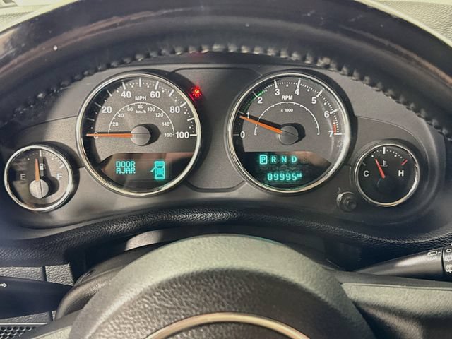 Used 2018 Jeep Wrangler Unlimited Sport w/ Connectivity Group AWD/4WD image 11