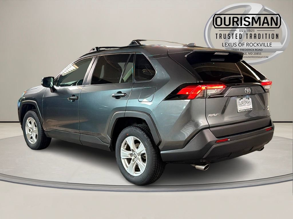 Used 2021 Toyota RAV4 XLE w/ Convenience Package image 7