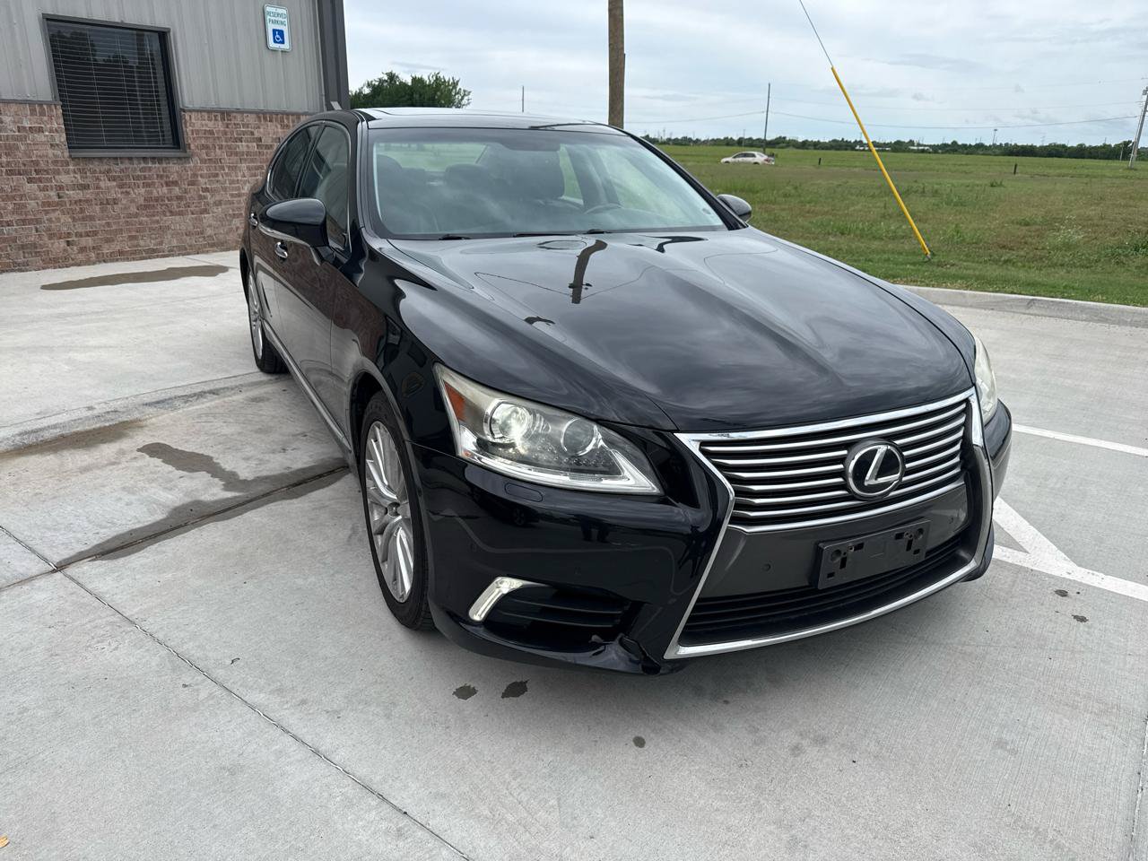 Used 2013 Lexus LS 460 AWD w/ Comfort Pkg image 6