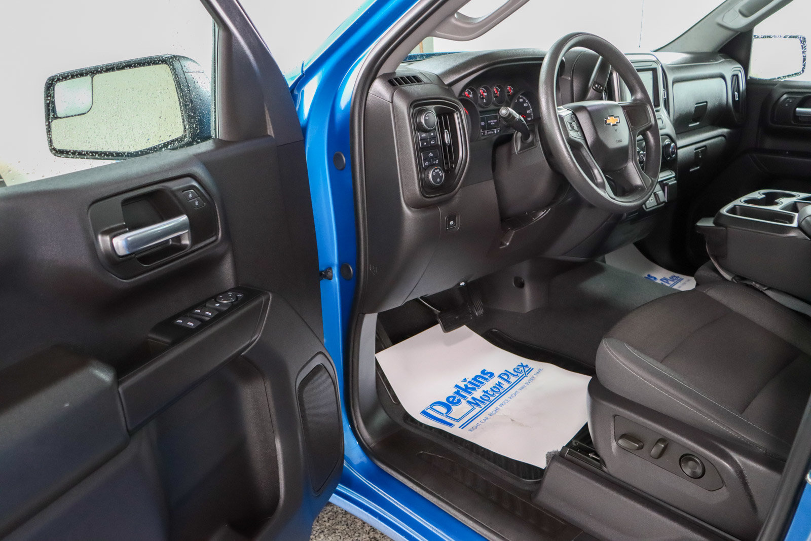 Used 2024 Chevrolet Silverado 1500 Custom AWD/4WD image 3
