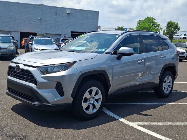 Used 2019 Toyota RAV4 LE w/ Carpet Mat Package AWD/4WD image 3
