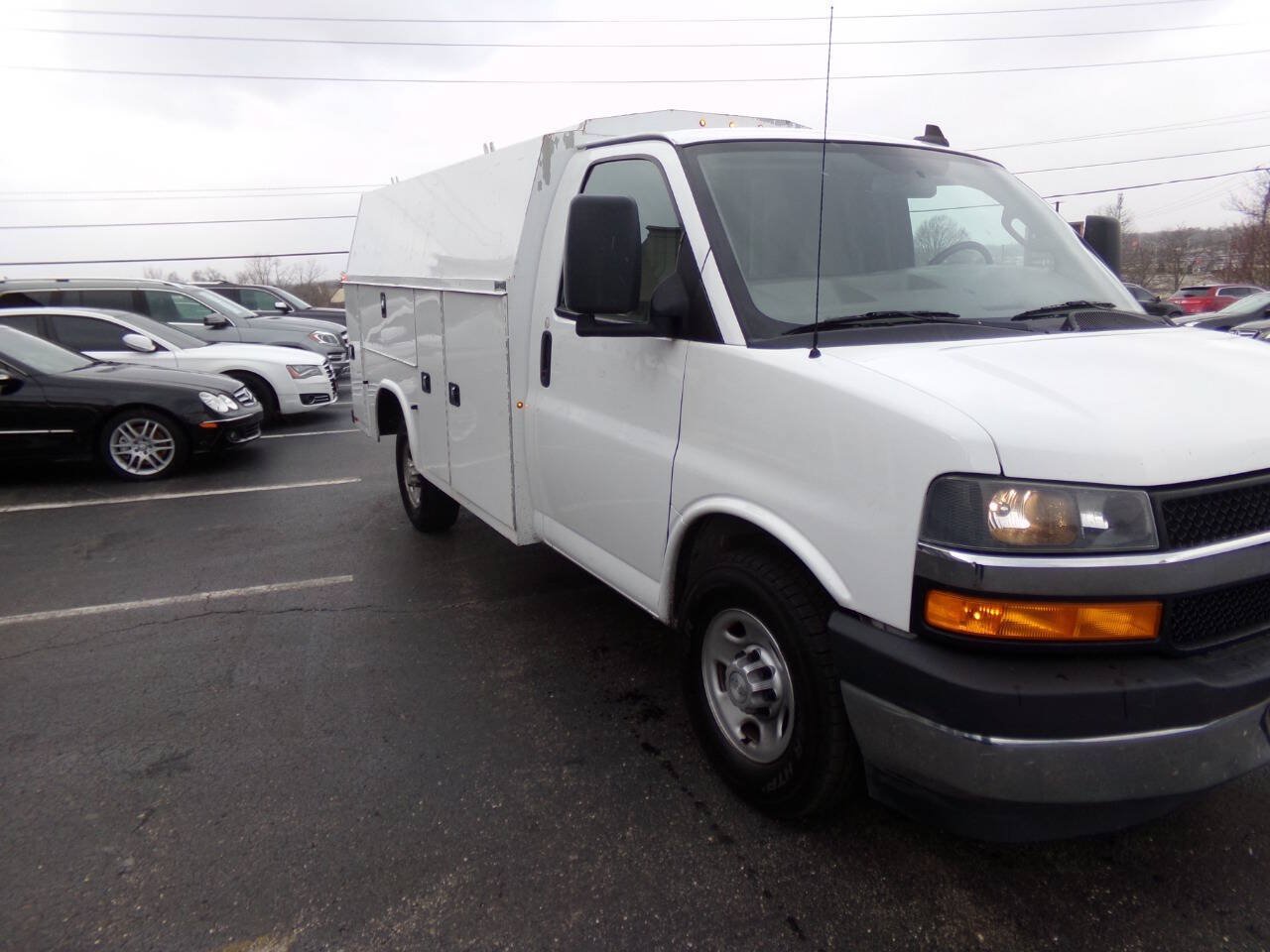 Used 2019 Chevrolet Express 3500 w/ Power Convenience Package RWD image 37