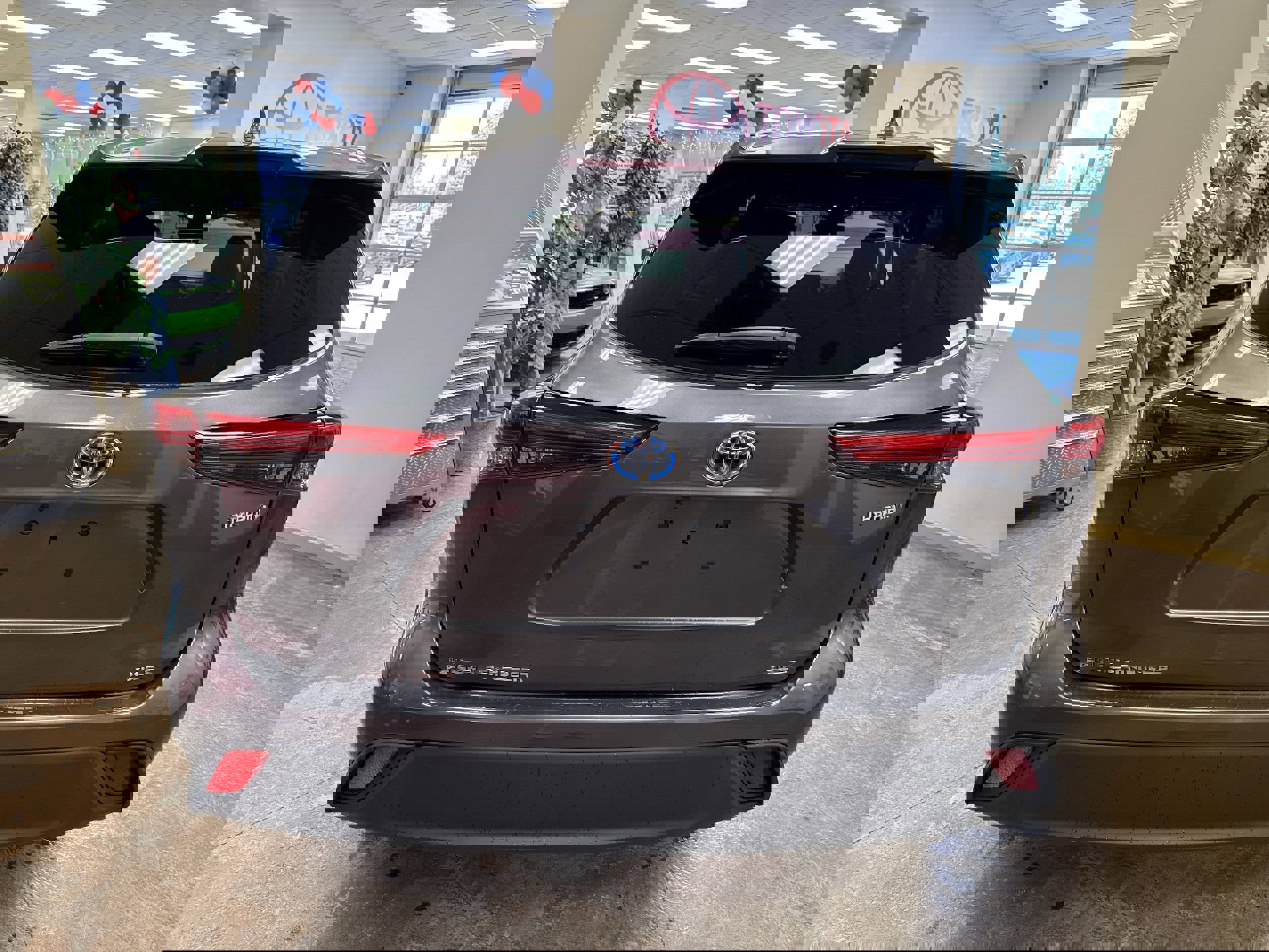 Used 2022 Toyota Highlander XLE image 11