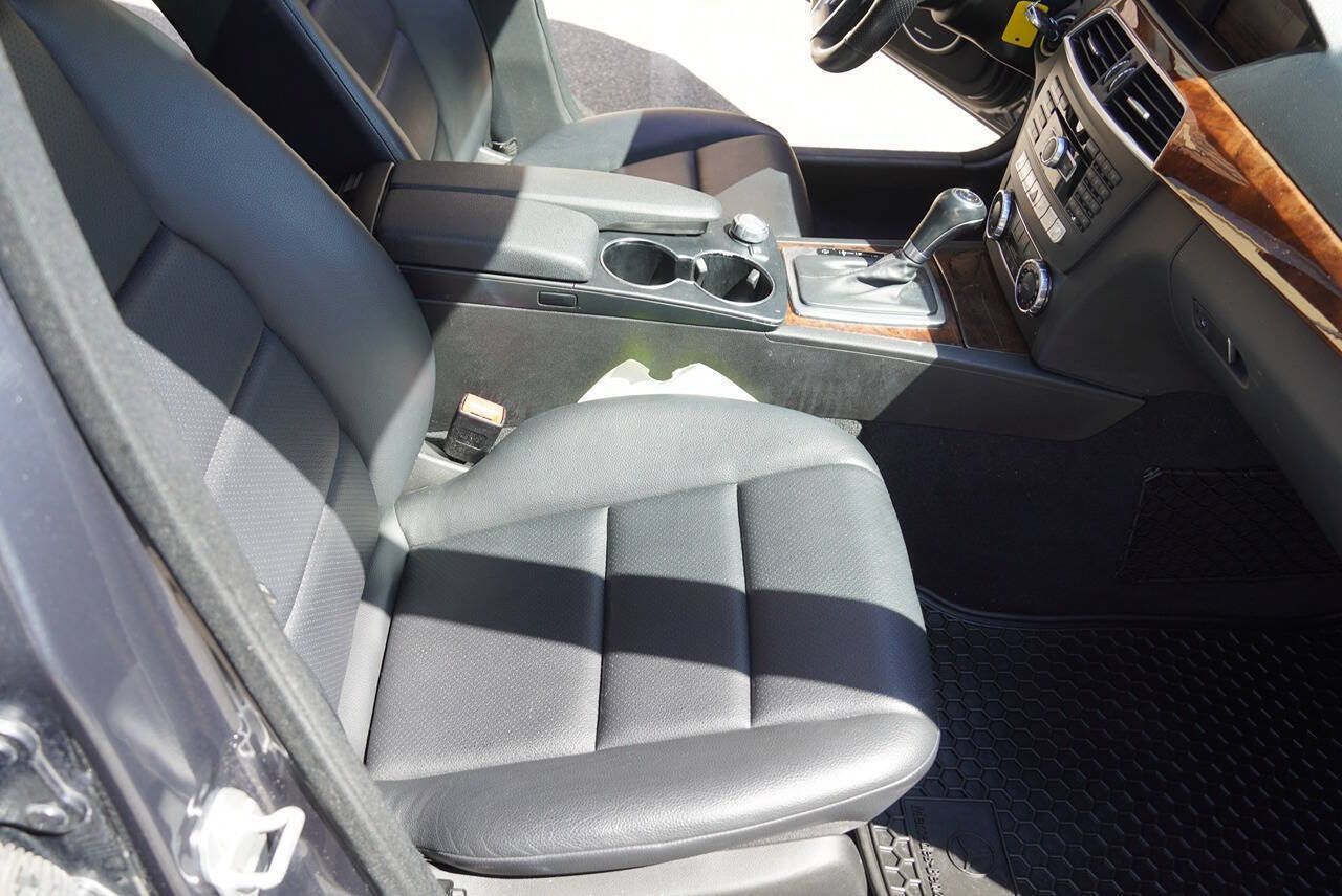 Used 2013 Mercedes-Benz C 300 4MATIC Sedan image 18