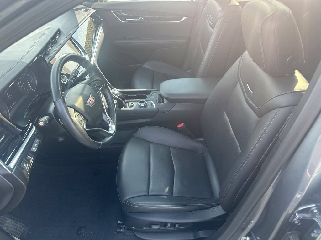 Used 2022 Cadillac XT6 Premium Luxury w/ Technology Package FWD image 25