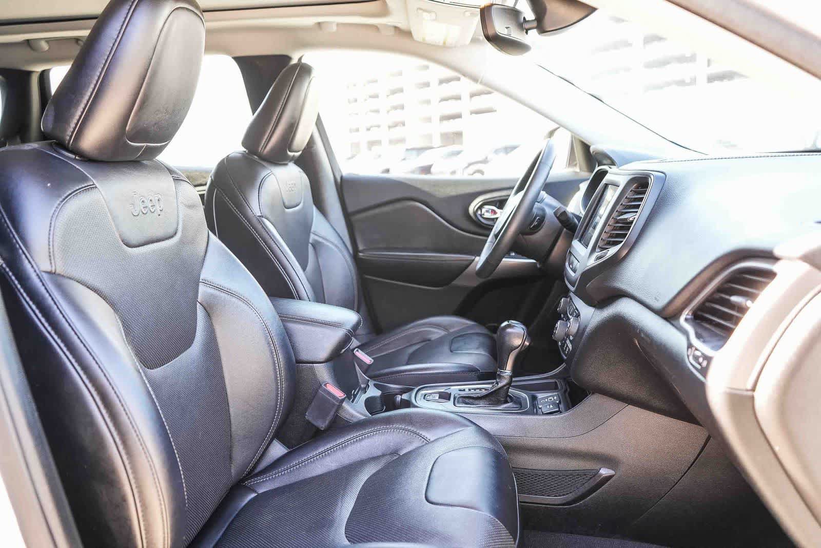 Used 2022 Jeep Cherokee Latitude Lux FWD image 16
