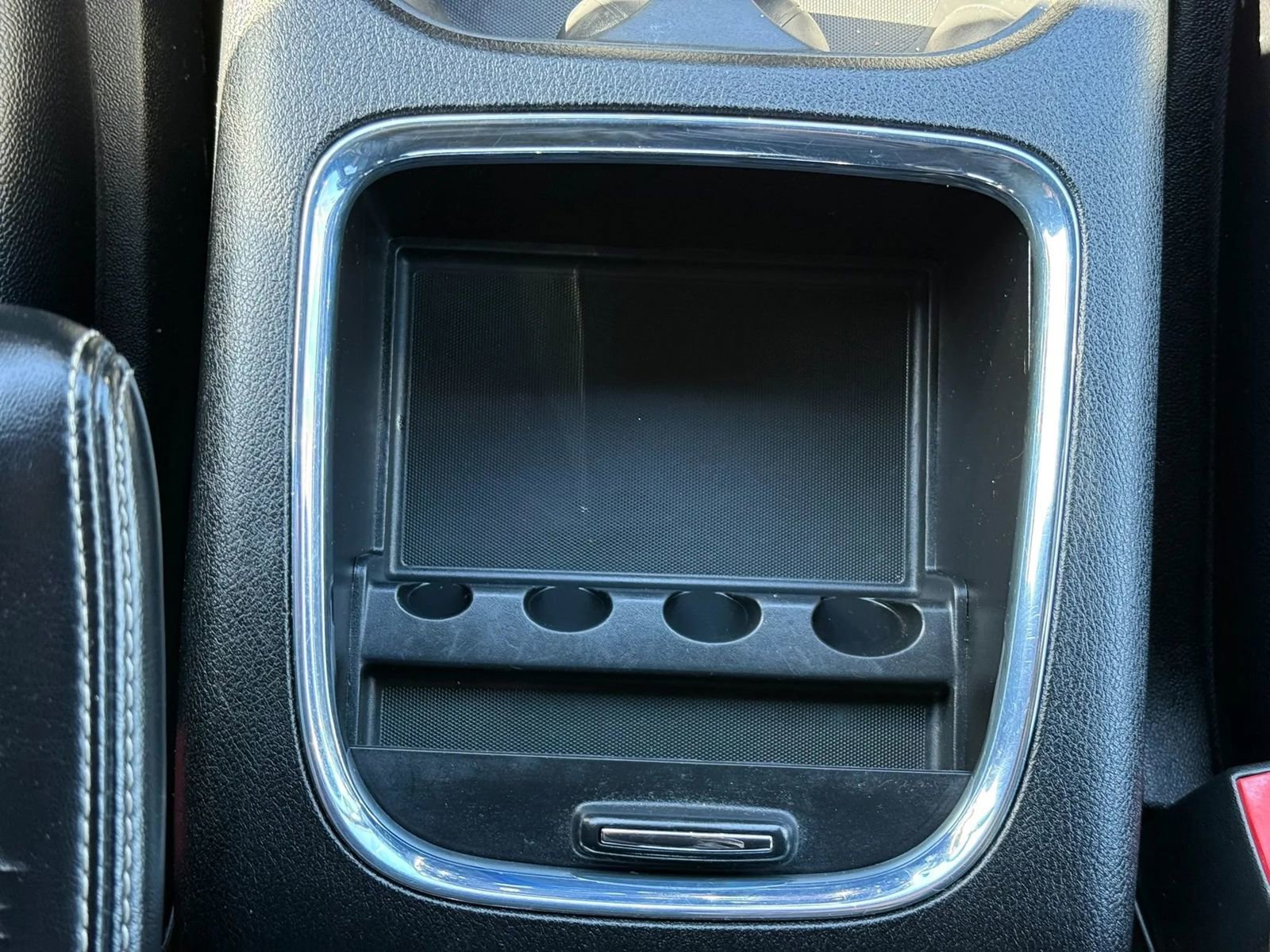 Used 2015 Dodge Grand Caravan SXT FWD image 36