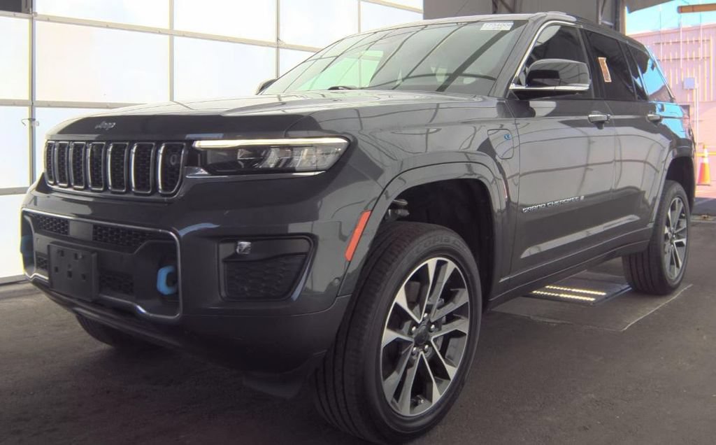 Used 2022 Jeep Grand Cherokee Overland w/ Advanced Protech Group III