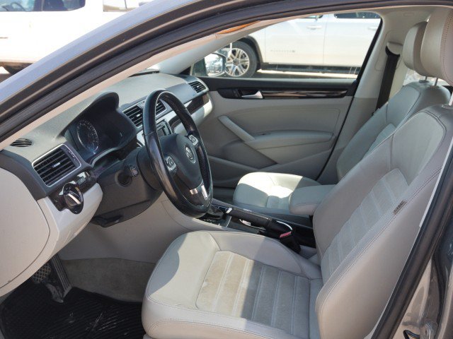 Used 2014 Volkswagen Passat 3.6 SEL Premium FWD image 14