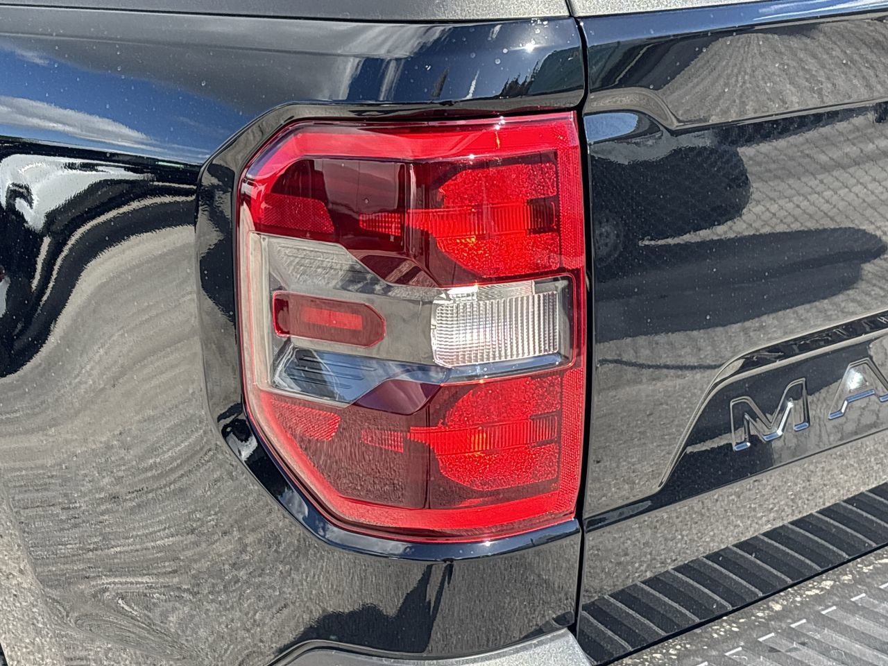 New 2025 Ford Maverick Lariat w/ 4K Tow Package image 8