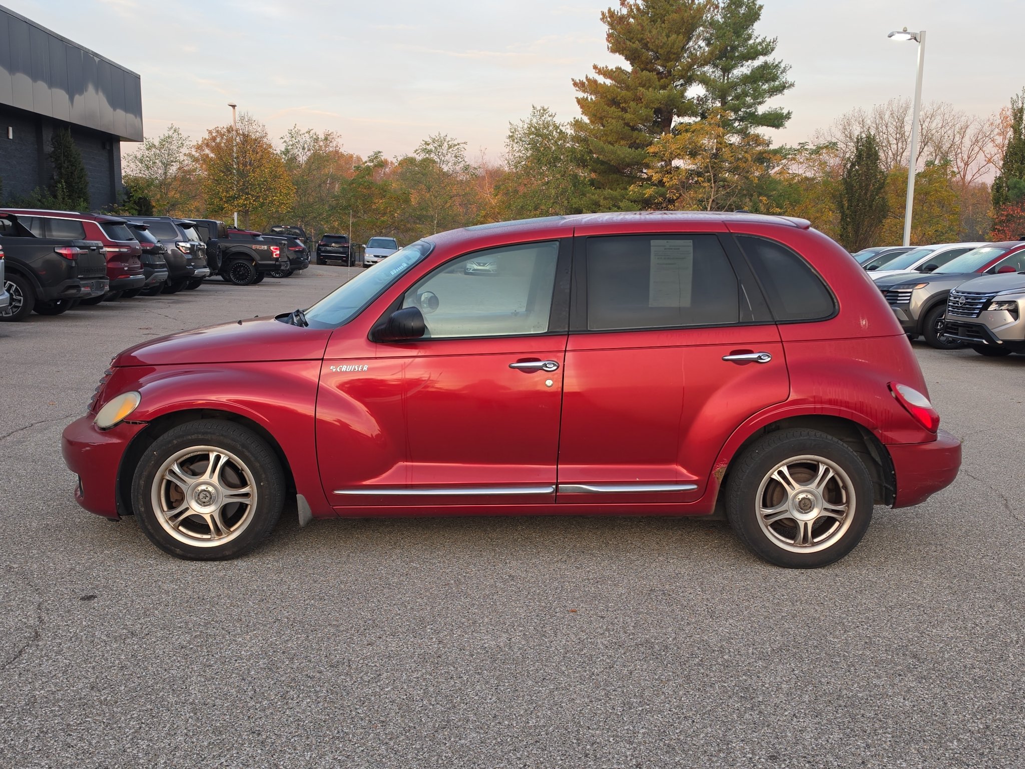 Used 2006 Chrysler PT Cruiser Limited FWD image 4