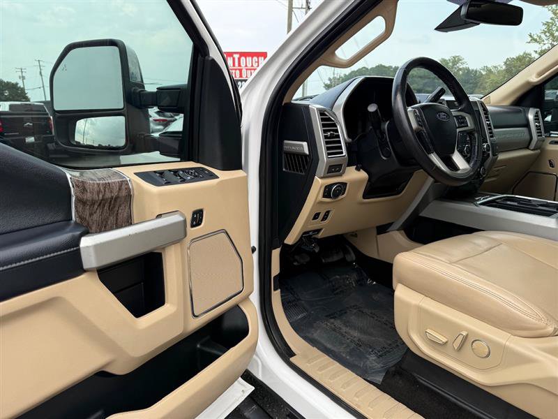 Used 2017 Ford F250 Lariat w/ Lariat Ultimate Package AWD/4WD image 31