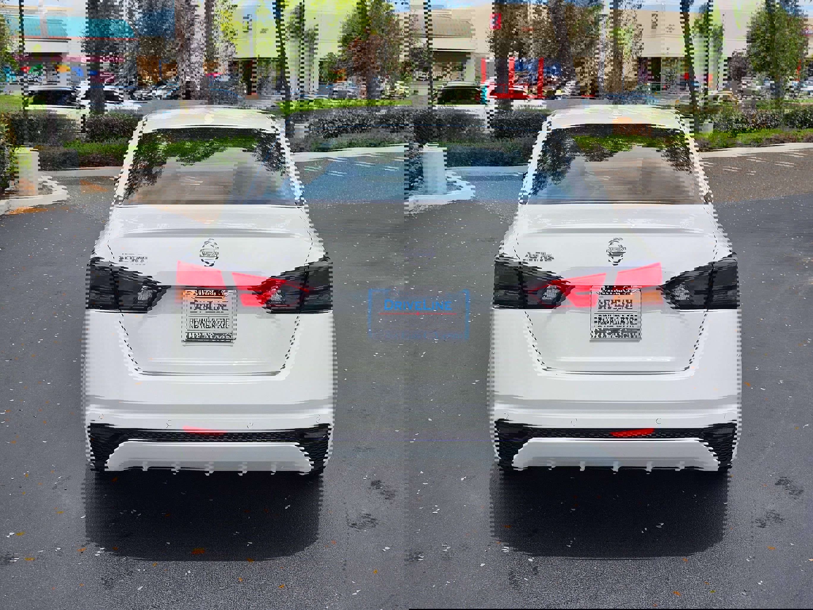 Used 2025 Nissan Altima 2.5 SV image 3
