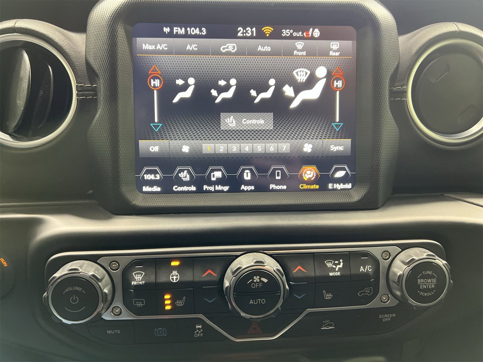 Used 2023 Jeep Wrangler Unlimited Sahara w/ Cold Weather Group image 19