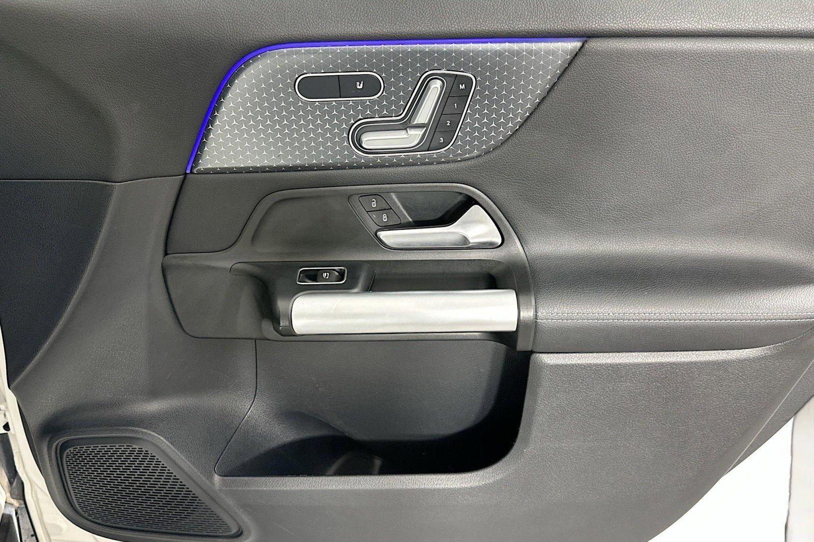 Used 2025 Mercedes-Benz GLA 250 4MATIC image 23