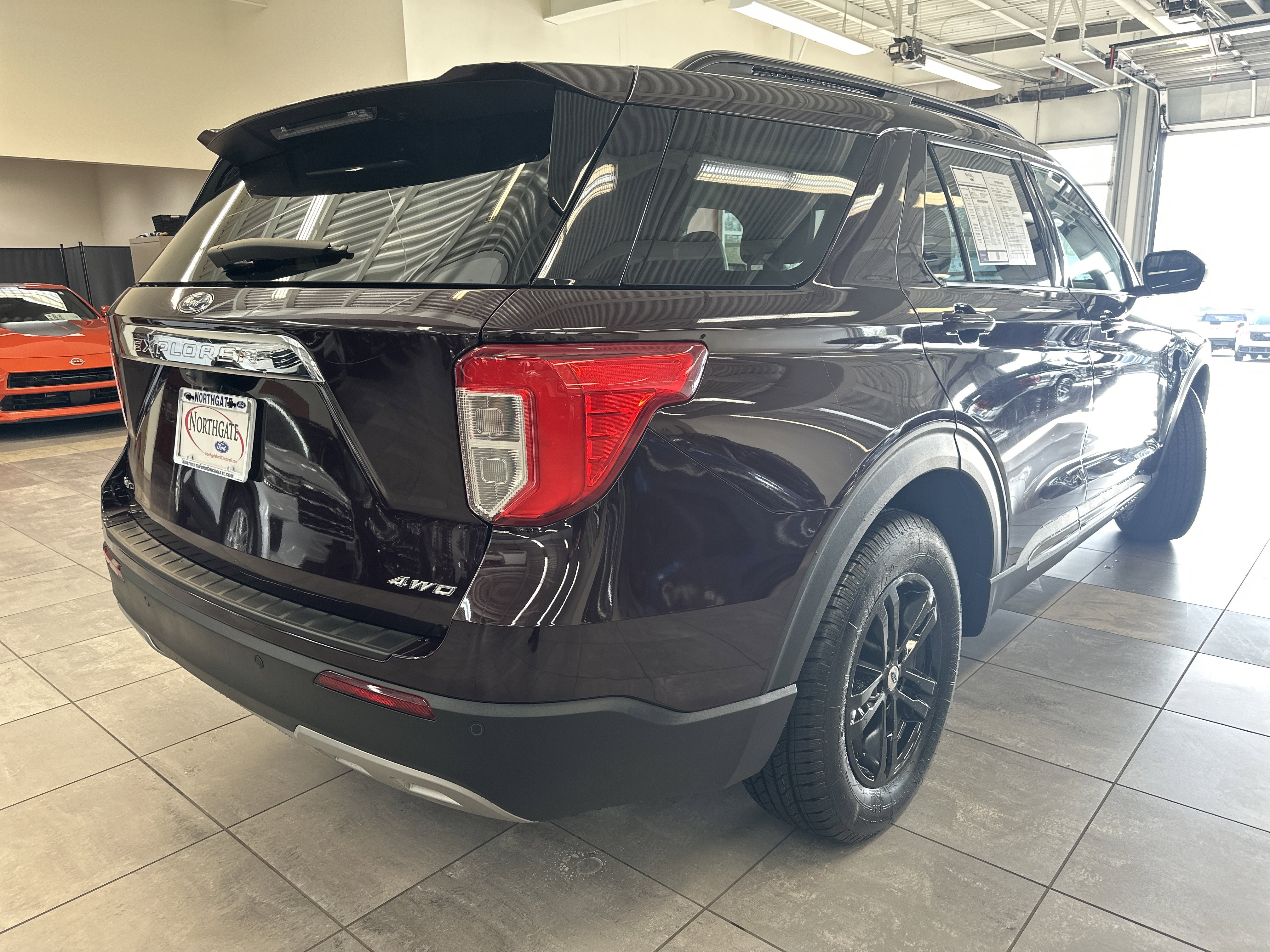 Used 2023 Ford Explorer XLT w/ Equipment Group 202A image 13