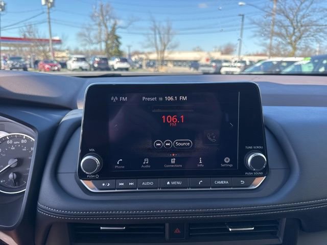 Used 2023 Nissan Rogue S image 16