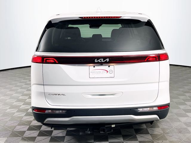 Used 2023 Kia Carnival LX image 7