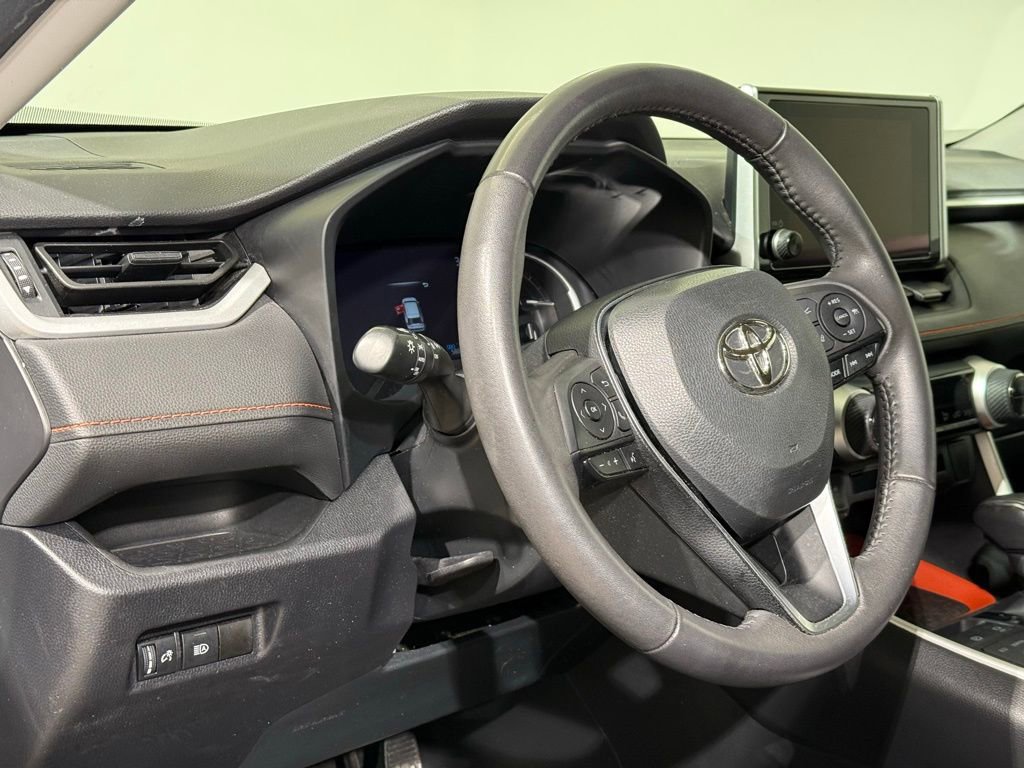 Used 2023 Toyota RAV4 Adventure image 17