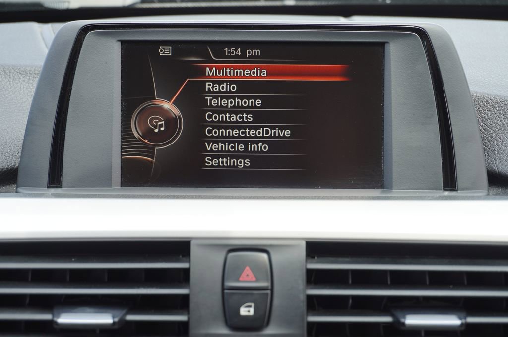 Used 2016 BMW 320i Sedan image 14