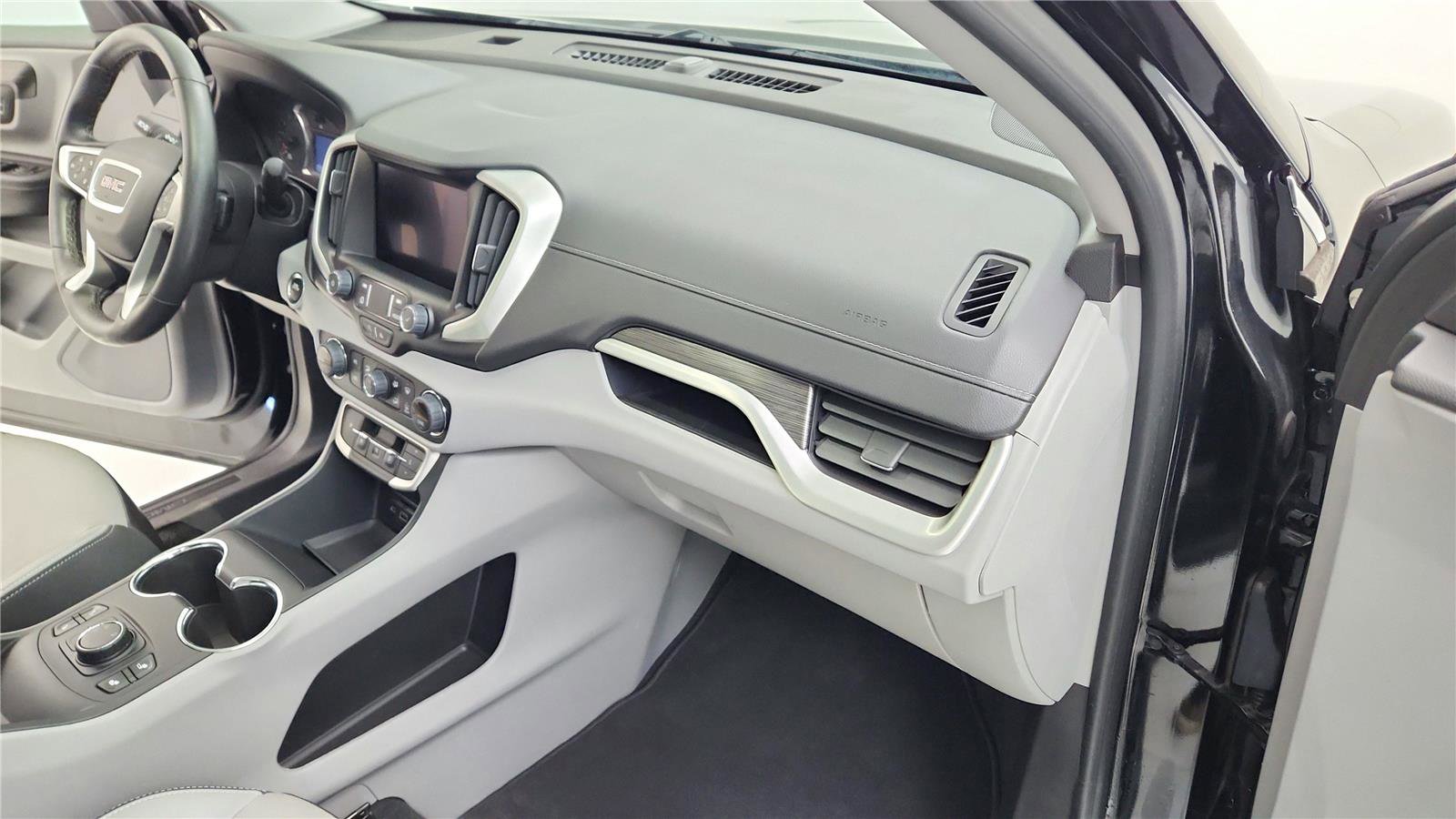 Used 2024 GMC Terrain SLT AWD/4WD image 20