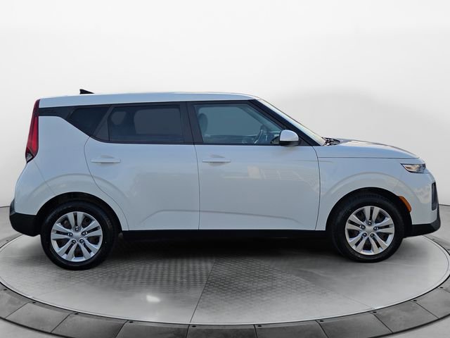 Used 2022 Kia Soul LX image 6