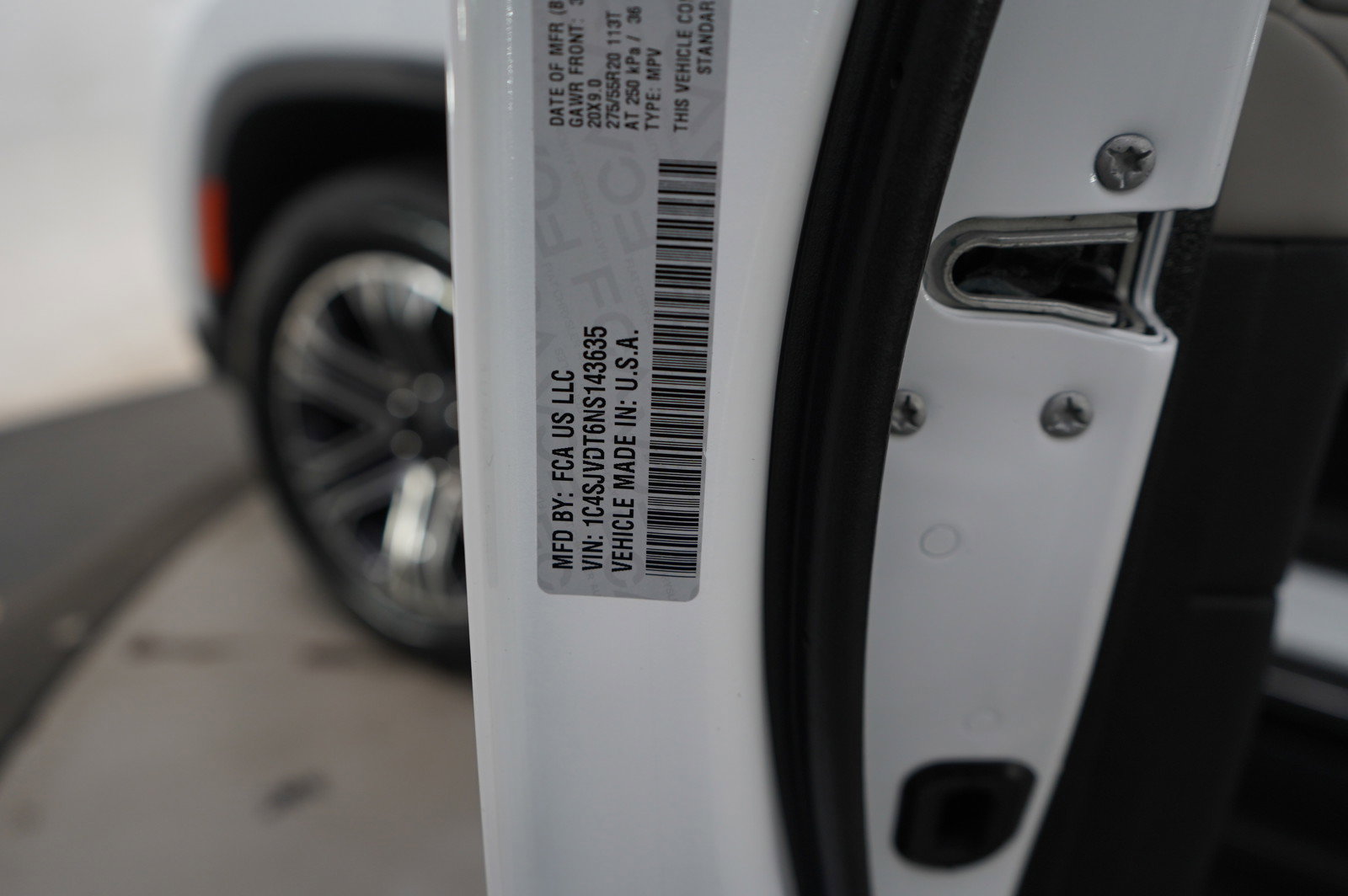 Used 2022 Jeep Wagoneer Series III w/ Rear Seat Video Group 1 image 24