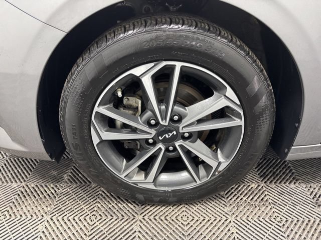 Used 2023 Kia Forte LXS FWD image 10