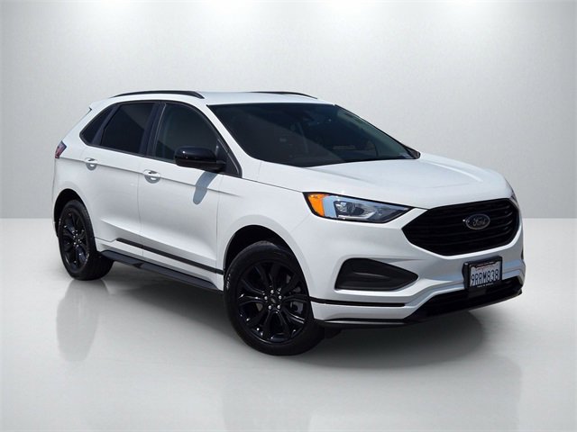 Used 2024 Ford Edge SE w/ Black Appearance Package image 1