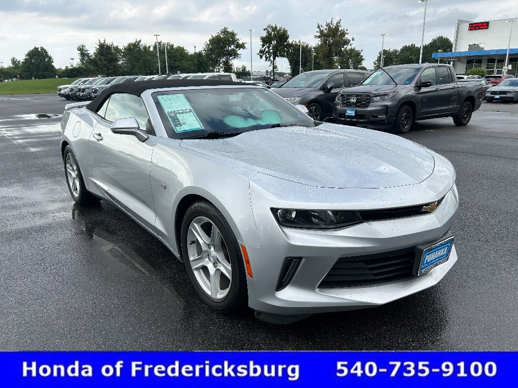 Used 2017 Chevrolet Camaro LT RWD image 8