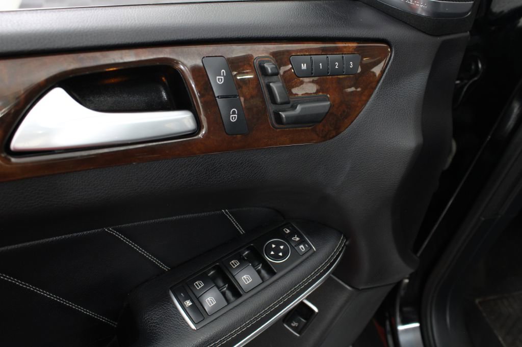 Used 2015 Mercedes-Benz GL 550 4MATIC image 17