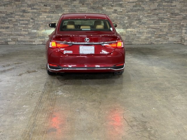 Used 2025 Lexus ES 300h w/ Premium Package image 7