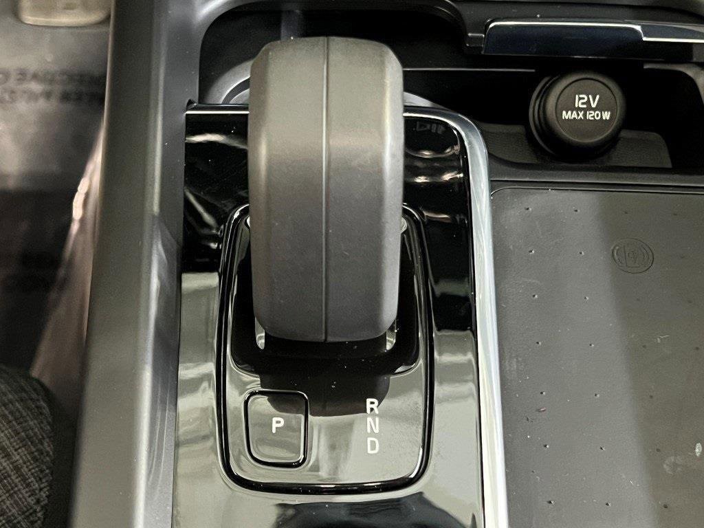 Used 2022 Volvo XC60 B5 Momentum image 33