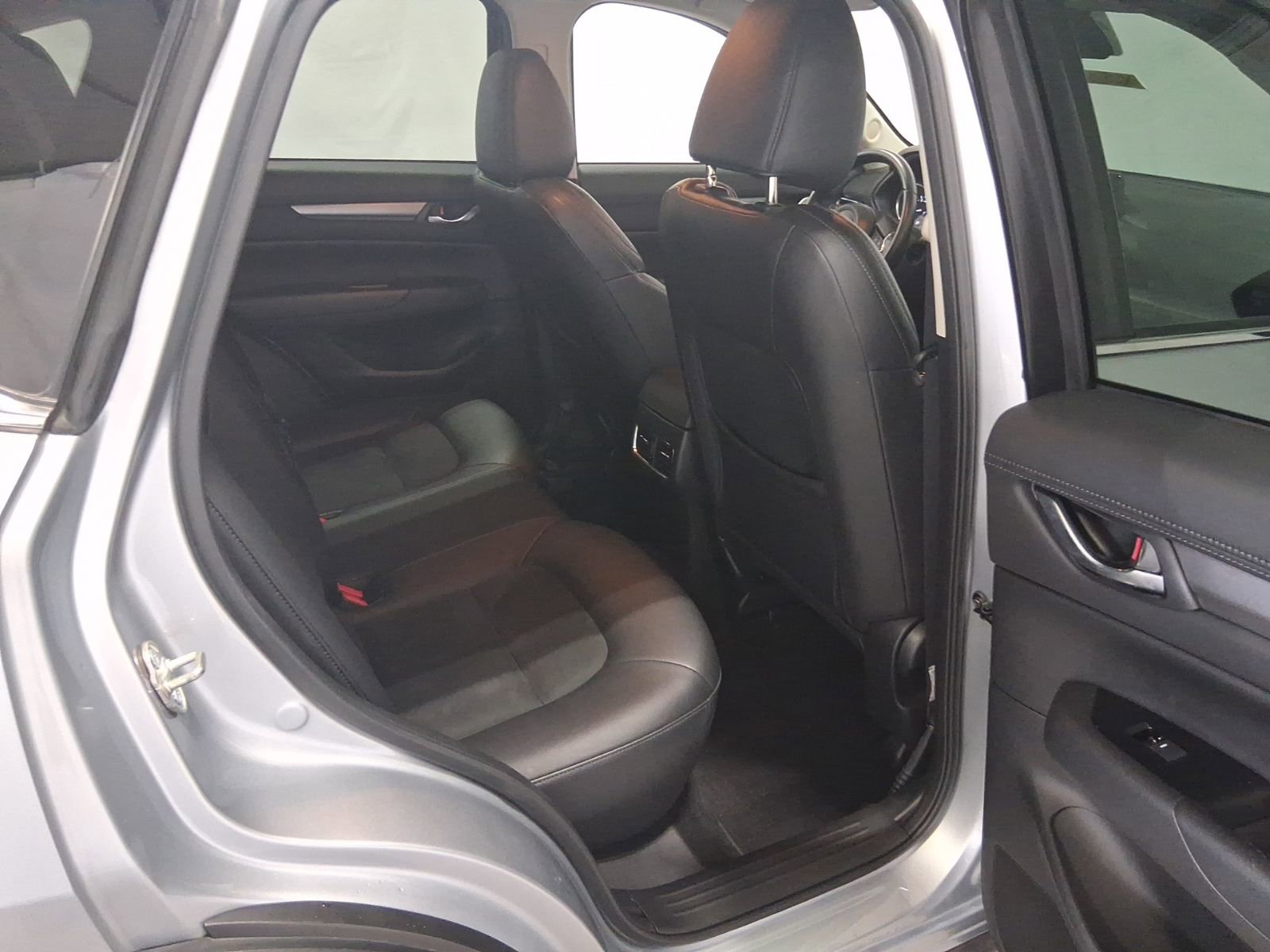 Used 2018 MAZDA CX-5 Touring image 16