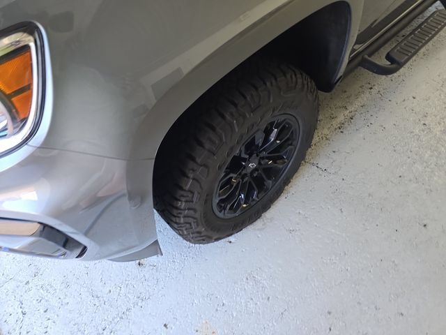 Used 2022 Chevrolet Colorado Z71 w/ Trail Boss Package AWD/4WD image 9