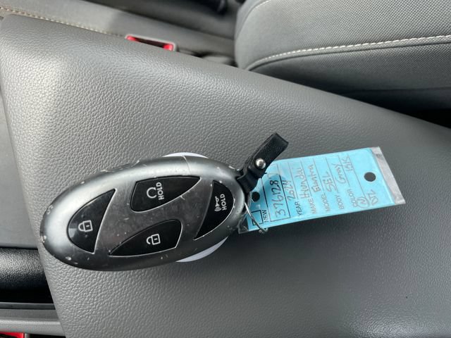 Used 2024 Hyundai Elantra SEL FWD image 18