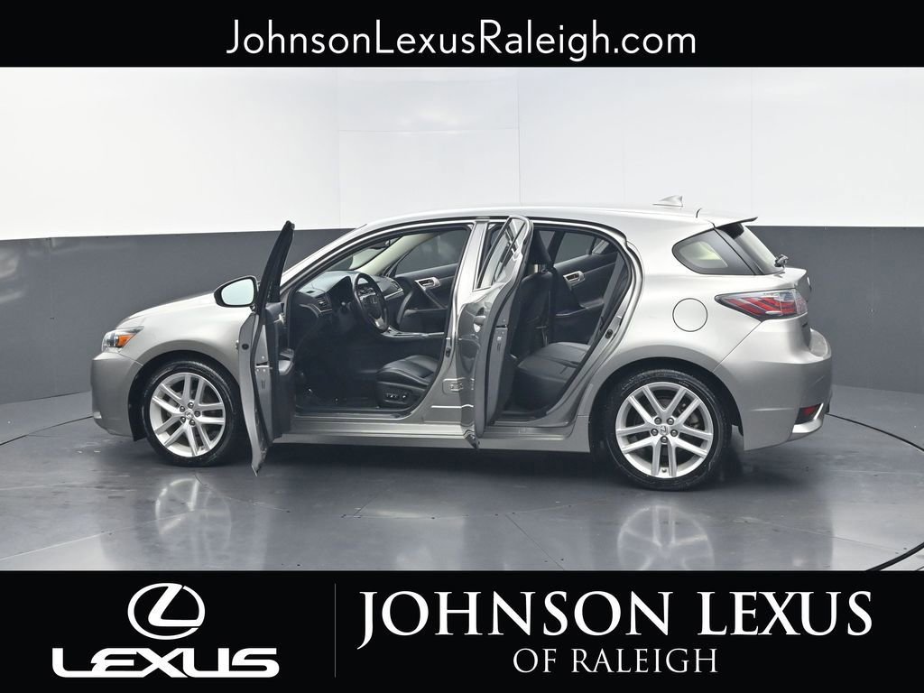 Used 2017 Lexus CT 200h image 37