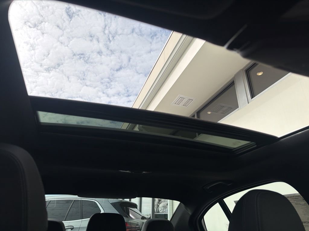 New 2026 BMW 330i xDrive Sedan w/ Convenience Package image 26