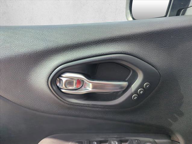 Used 2020 Jeep Cherokee Limited image 26