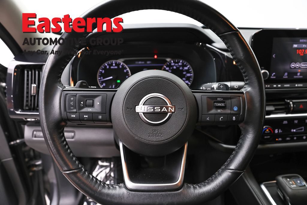 Used 2022 Nissan Pathfinder SV AWD/4WD image 10