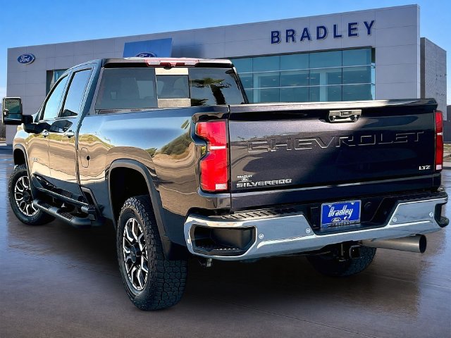 Used 2024 Chevrolet Silverado 3500 LTZ w/ LTZ Plus Package AWD/4WD image 5