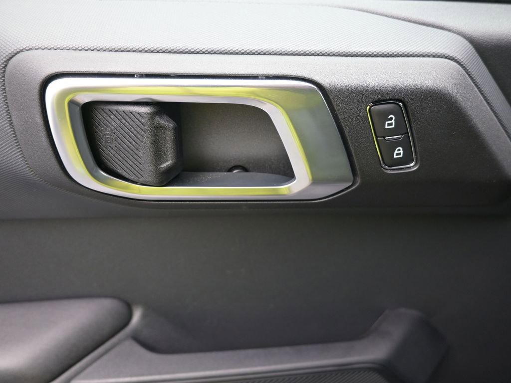 New 2025 Ford Bronco 4-Door AWD/4WD image 16