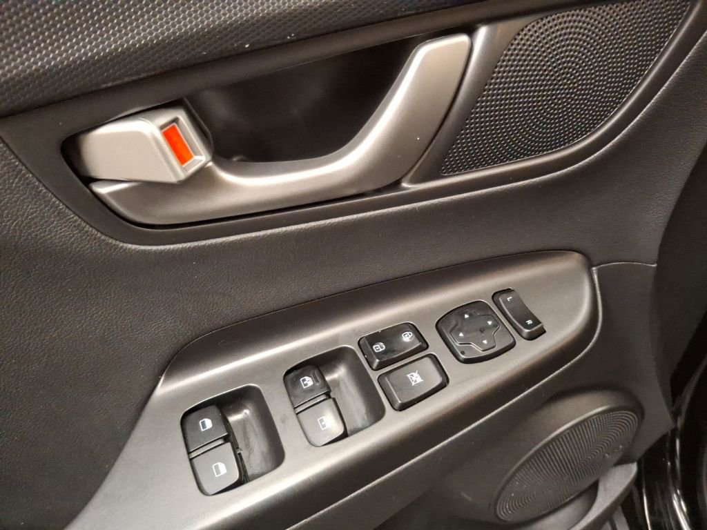 Used 2020 Hyundai Kona Limited image 16