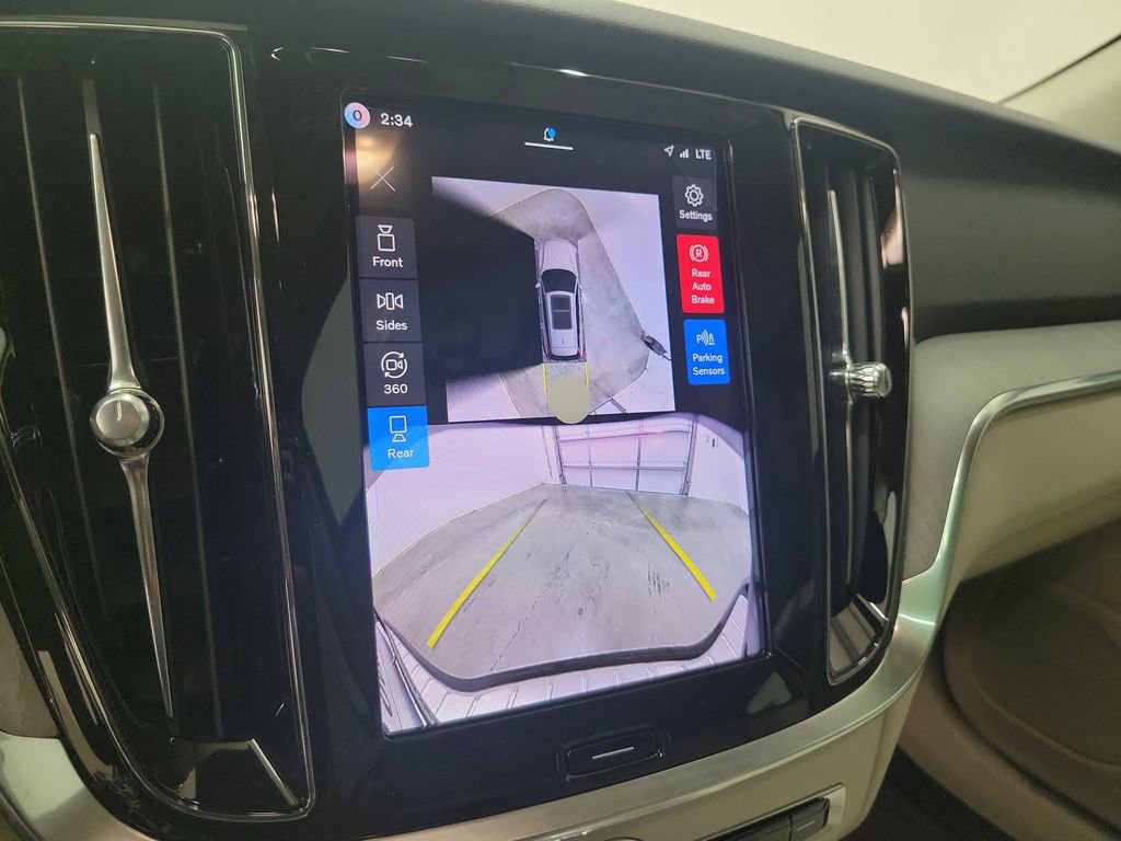 New 2026 Volvo V60 B5 Cross Country Plus w/ Protection Package Premier image 29