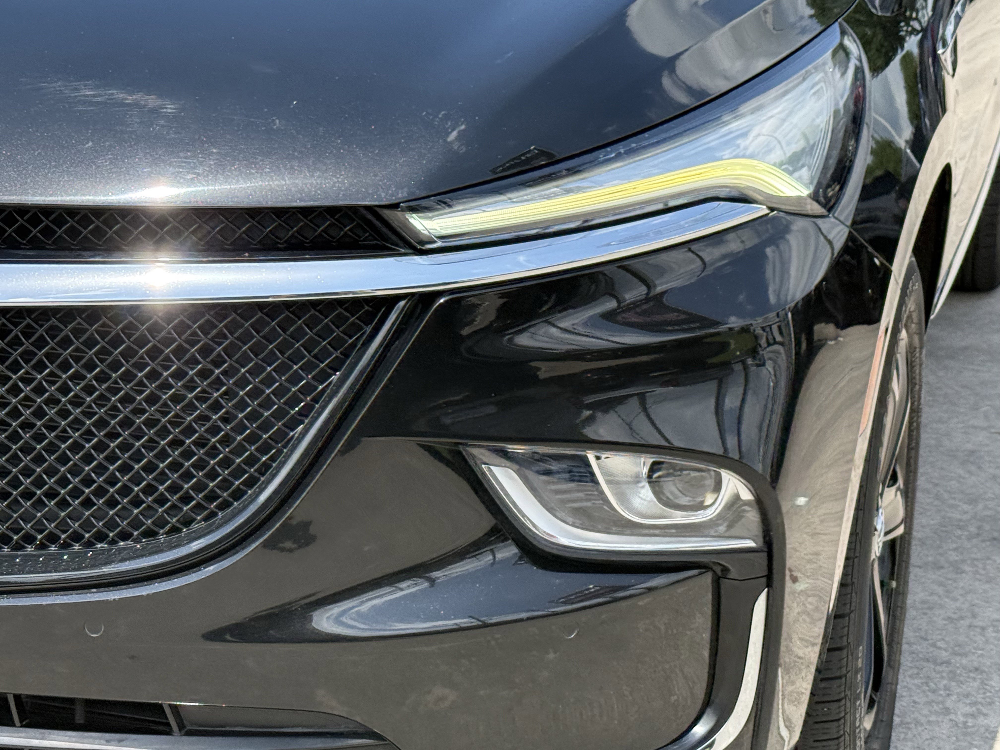 Used 2023 Buick Enclave Essence w/ Sport Touring Edition FWD image 11