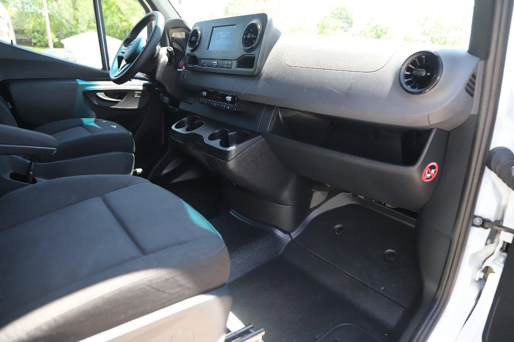Used 2024 Mercedes-Benz Sprinter 2500 image 48