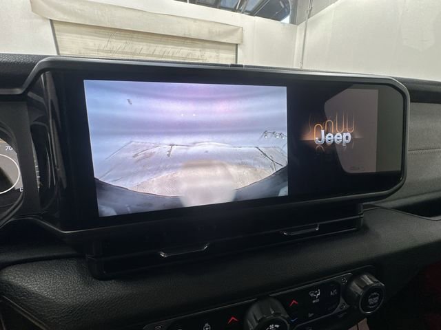 Used 2024 Jeep Wrangler Willys AWD/4WD image 23