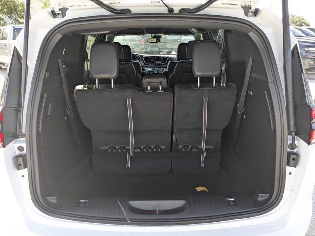 New 2026 Chrysler Pacifica Select FWD image 12